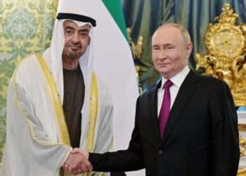 محمد بن زايد في موسكو: دبلوماسية التوازن في زمنالحروب المفتوحة